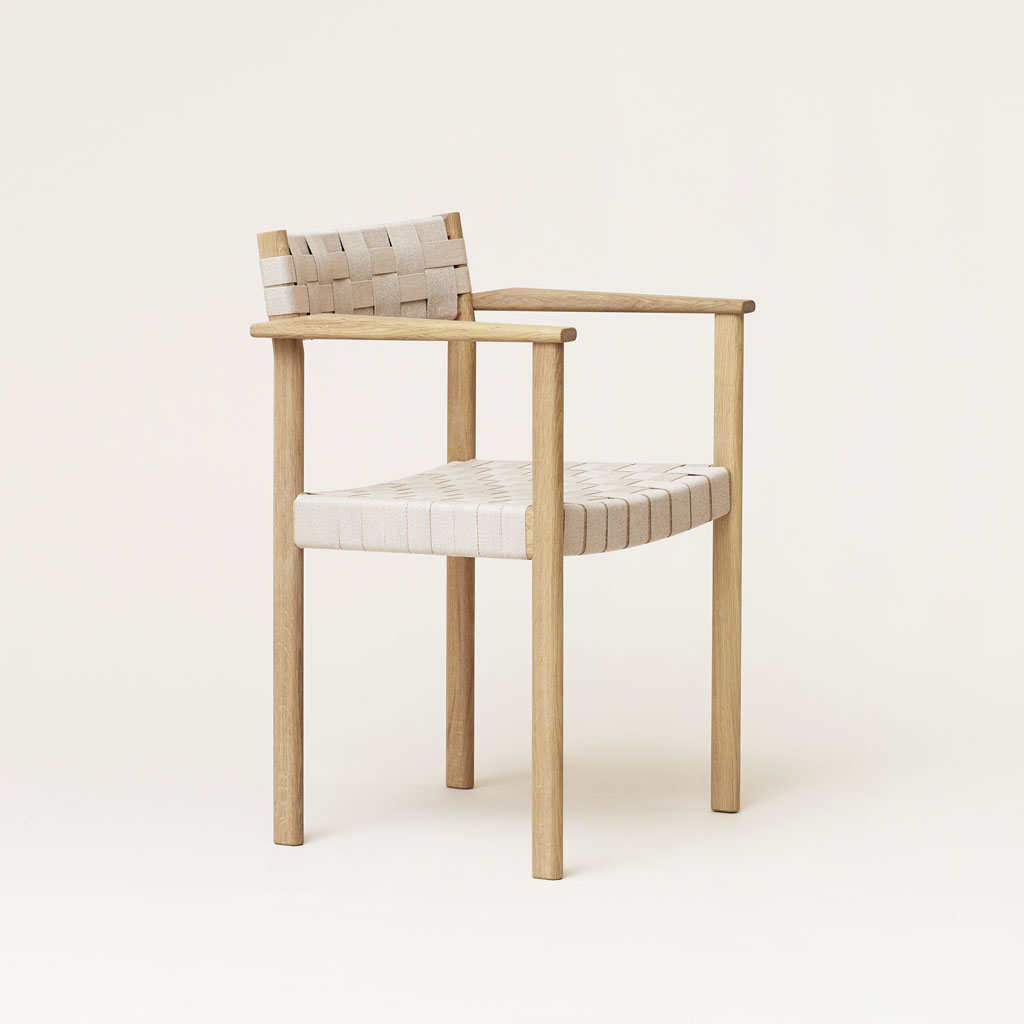 Form und Refine - Motif Armchair - Design Stuhl mit Armlehnen und Geflecht