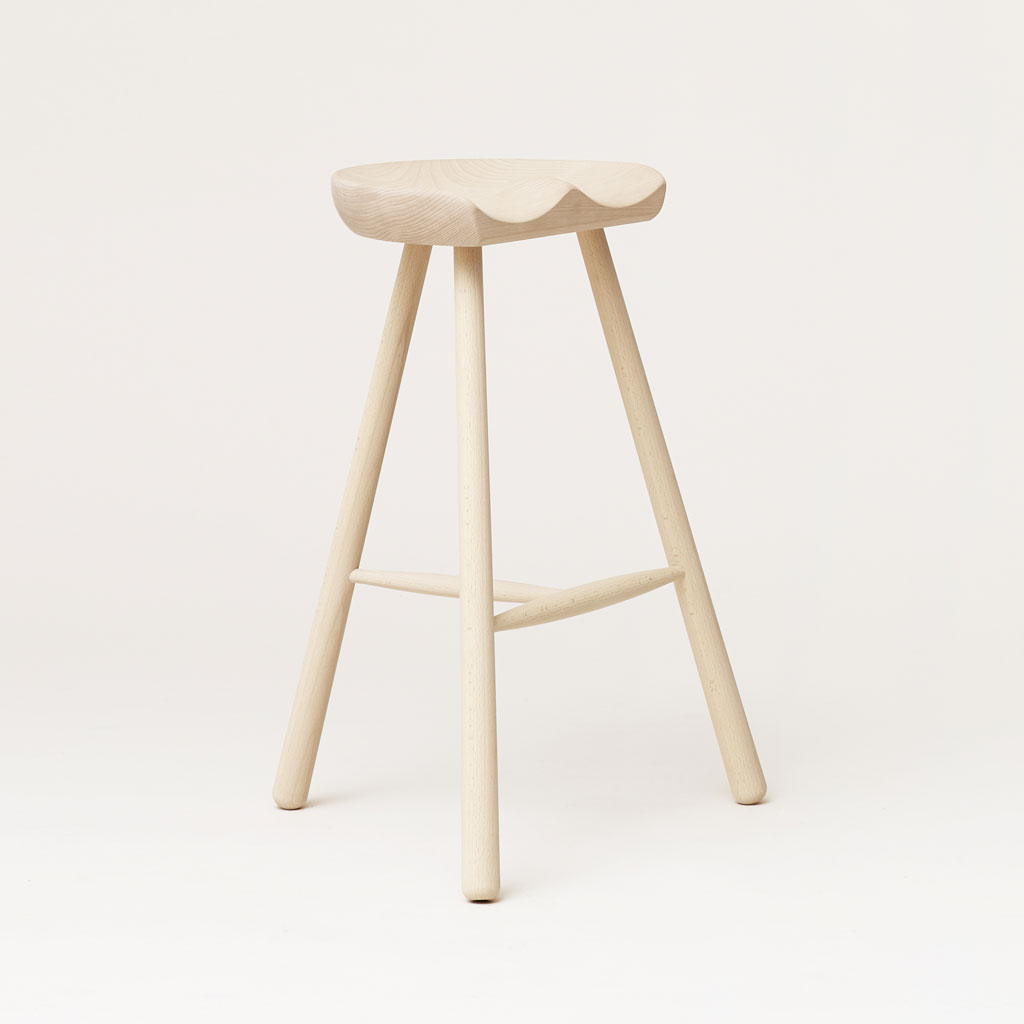 Form und Refine -Shoemaker Chair No- 68 - Barhocker mit Schalensitz aus Holz