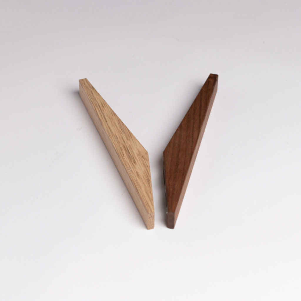Hoigaard - Tangent 1 - Designer Wandhaken aus Holz in Eiche - Walnuss