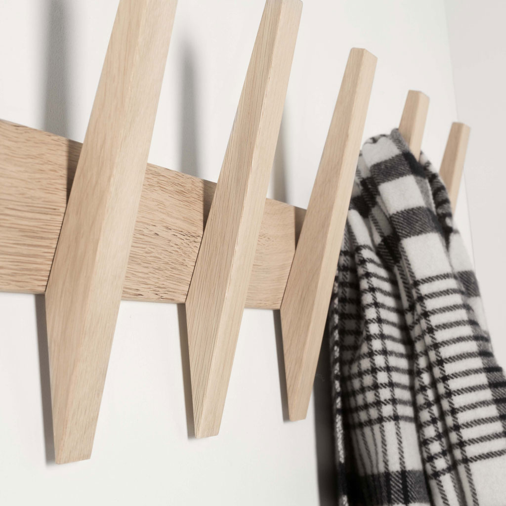 Hoigaard - Tangent 5 - Design Garderobenleiste Holz - viele Varianten
