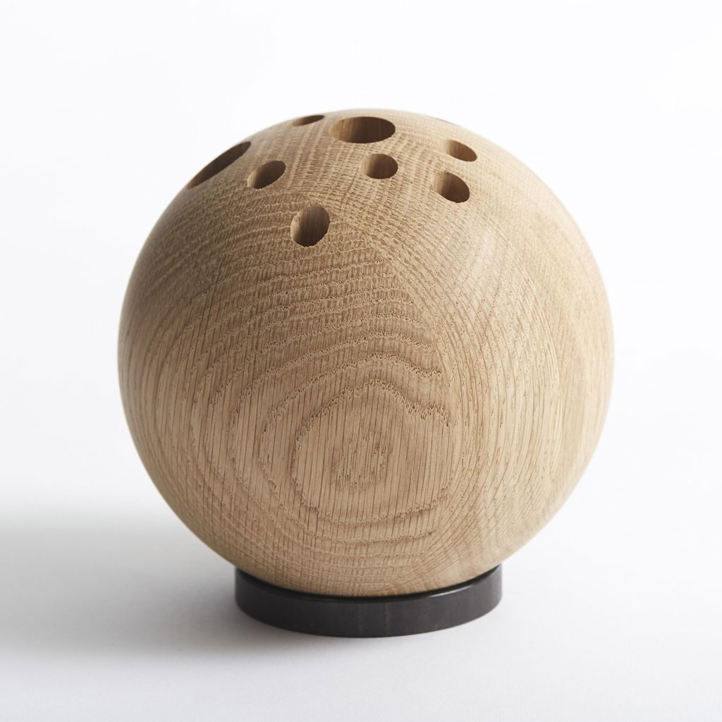 The Oak Men - Lebowski - runde Design Vase aus Eichenholz in 2 Grössen